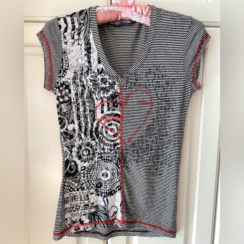 Promod slim fit tee Shirt V-neck French Boutique Heart Graphic Rock & Roll XS